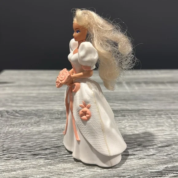 McDonald’s | Barbie: Romantic Bride Barbie (1992) - Vintage Happy Meal Toy - Picture 5 of 11